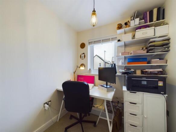 4 bed House for sale Image 12