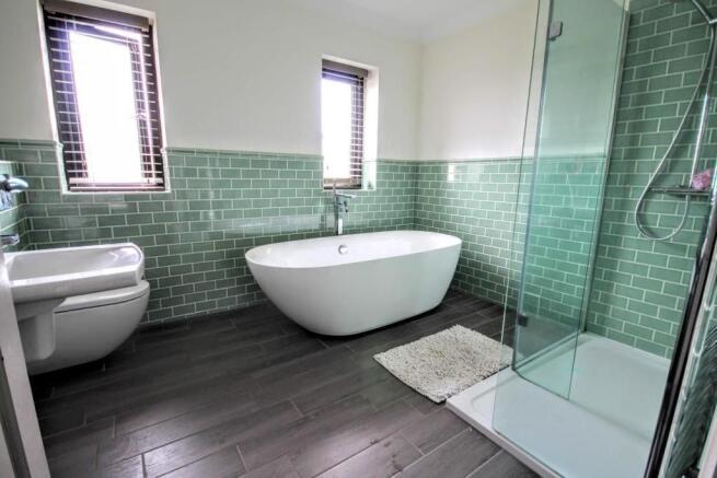 Four piece family bathroom