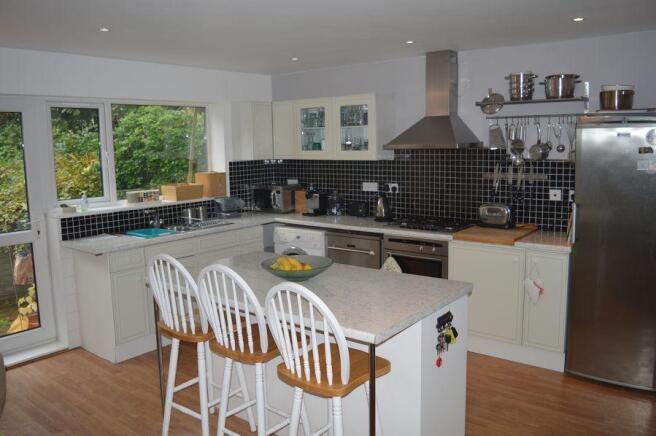 KITCHEN/FAMILY ROOM