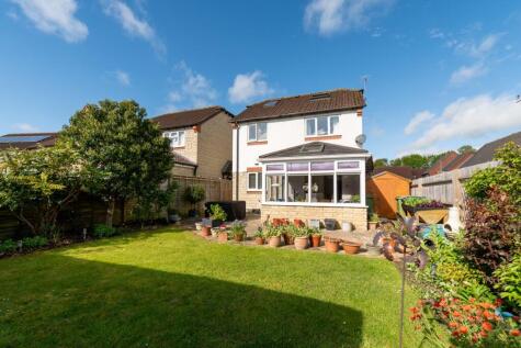 Minster Close, Bishops Cleeve, Cheltenham, GL52