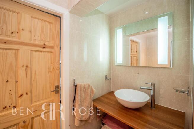 Master Ensuite