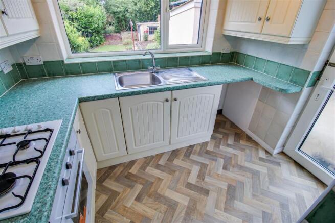 2 bed Semi-Detached for sale Image 6