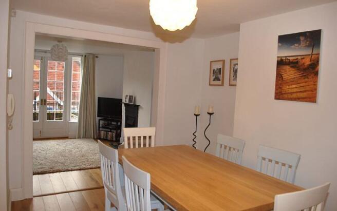 Dining House to rent