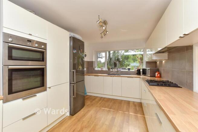 Kitchen/ Breakfast Room