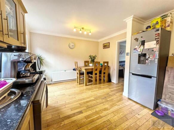 Amberley Drive, Buxton photo 4