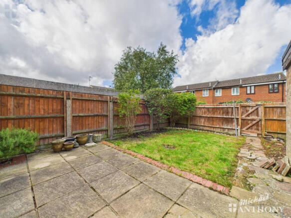 CAM03218G0-PR0770-STILL030-thumbnail-h750-70