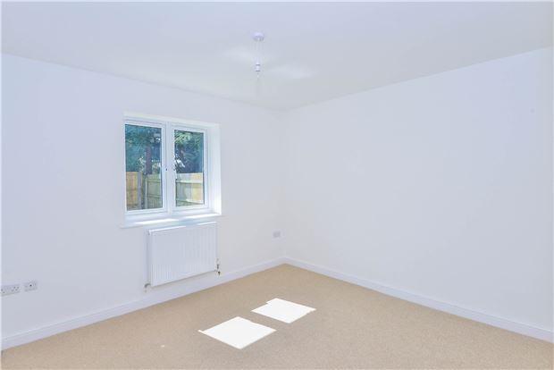 bedroom/dining room