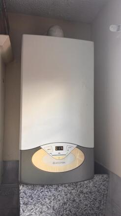 1 bed Flat for sale Image 12