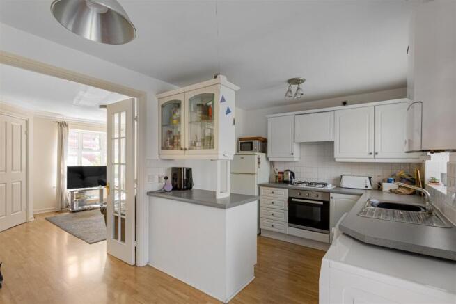 3 bed End of Terrace to rent Image 6