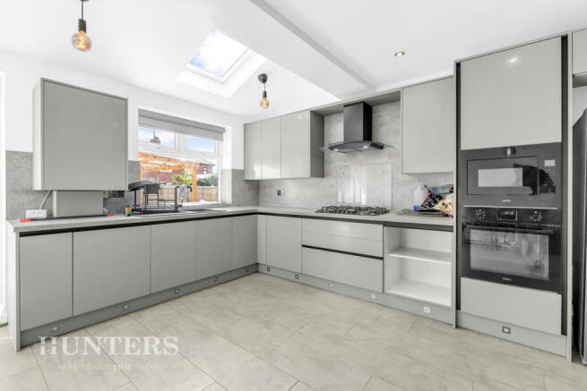 3 bed Semi-Detached for sale Image 5