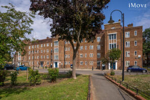 Flat 25, Markham House Kingswood Estate, Bowen Drive, London SE21 8QQ
