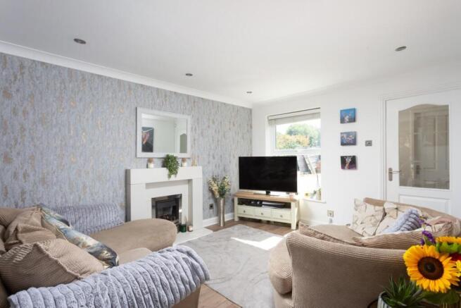 4 bed Detached for sale Image 4