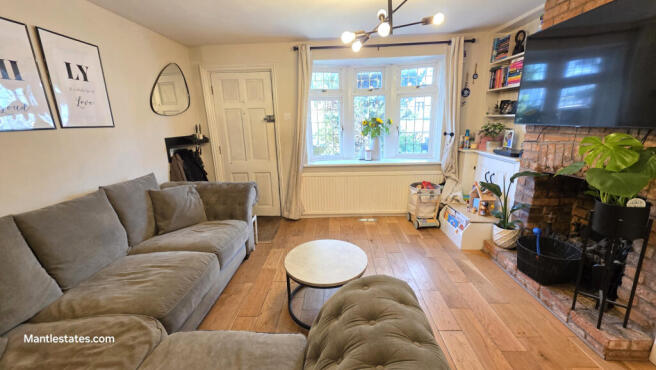 LOUNGE AREA