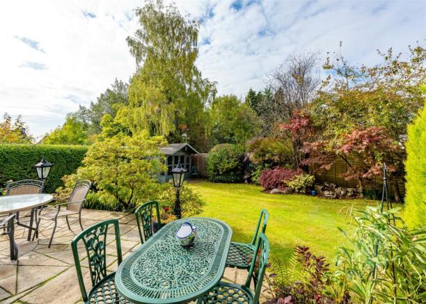 5 Springhill Park-gdn2.jpg