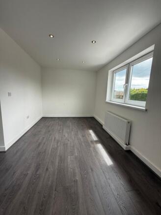 3 bed House to rent Image 6