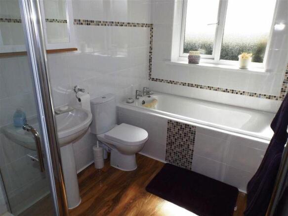 Family Bathroom 