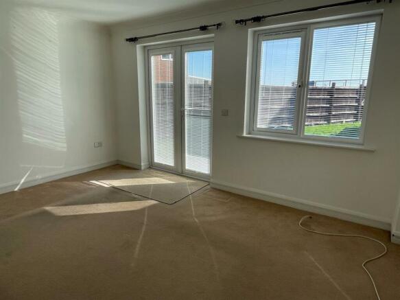 Lounge1.jpg