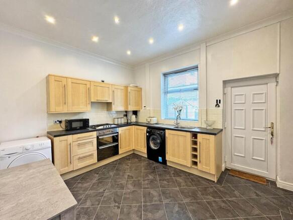 3 bed Terraced for sale Image 4