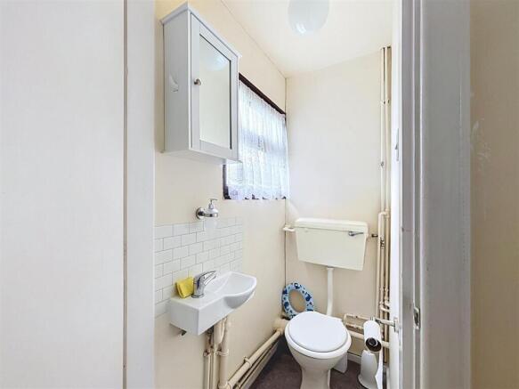 4 bed House for sale Image 10