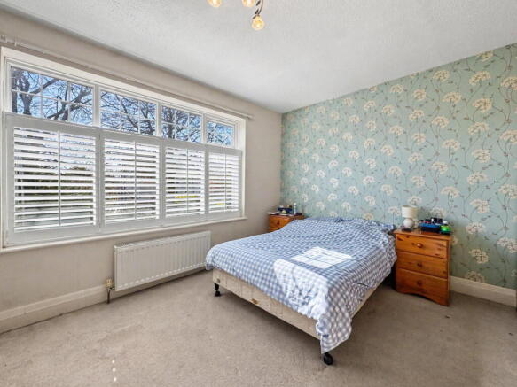 5 bed Detached for sale Image 6