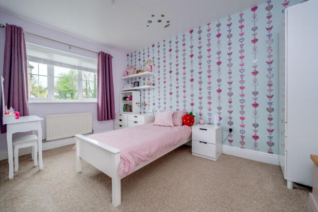 4 bed Detached for sale Image 11