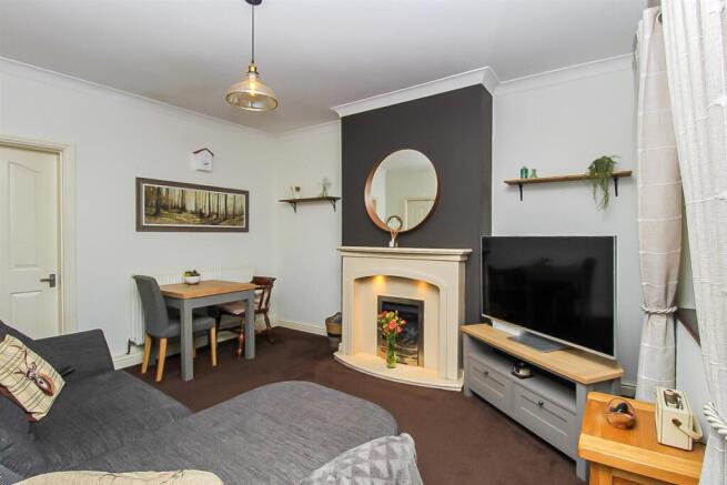 2 bed Terraced for sale Image 5