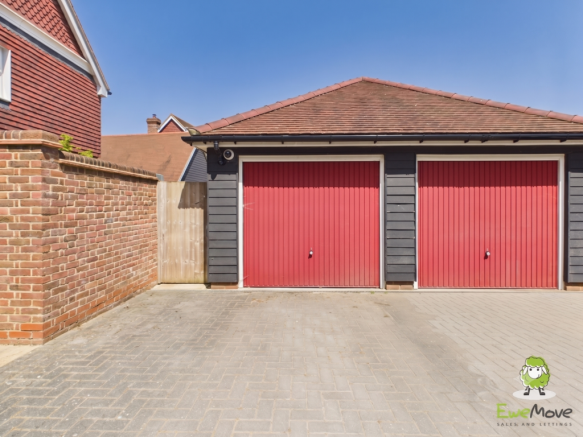 EweMove Estate Agents Basingstoke - Lattimo Walk