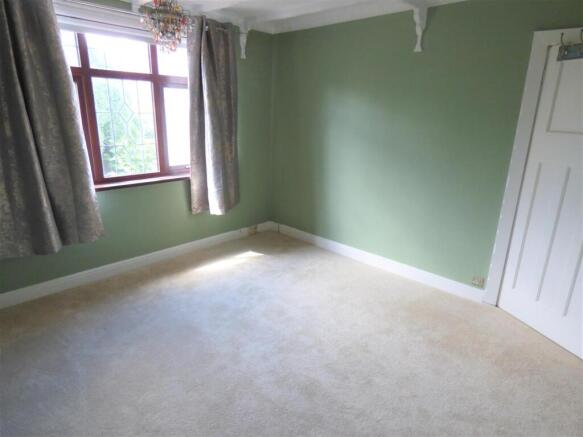 35 Park Drive - Bed.JPG