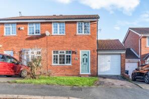 63, Stoneleigh Close, Redditch B98 7YW