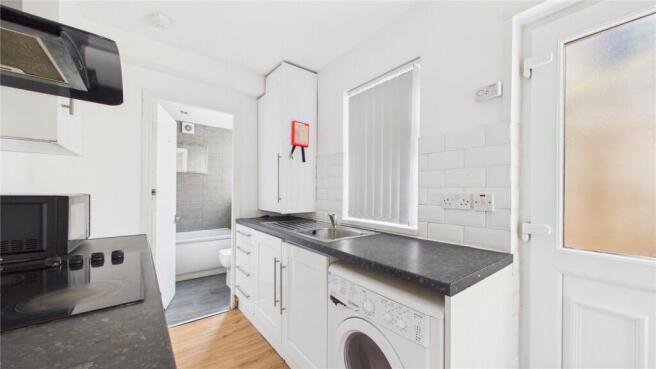 3 bed House to rent Image 3