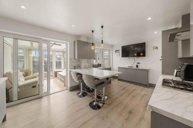 3 bed Semi-Detached for sale Image 7