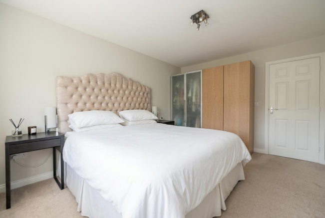 4 bed Detached to rent Image 10