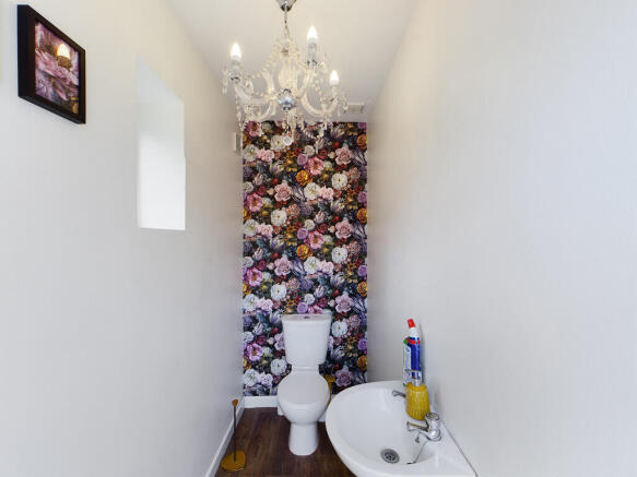 3 bed Semi-Detached to rent Image 8