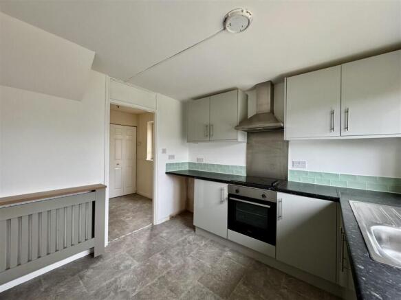 3 bed Semi-Detached for sale Image 9