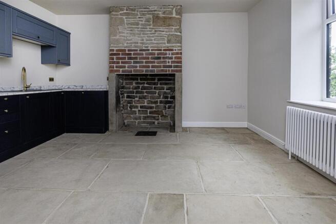 2 bed Terraced for sale Image 8