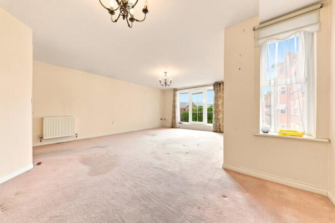 Carisbrooke Road, West Park, Leeds, LS16 5RU photo 4