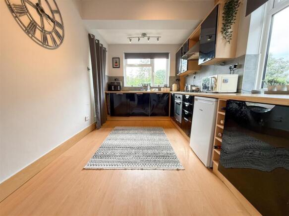 KITCHEN DINING ROOM