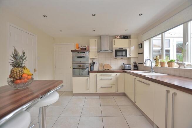 BREAKFAST KITCHEN