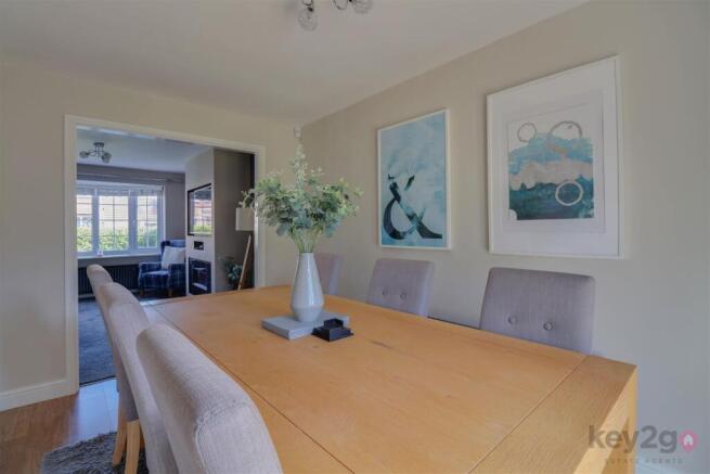4 bed Detached for sale Image 8