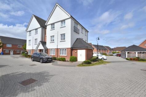 Mulberry Walk, Edenbrook, Fleet