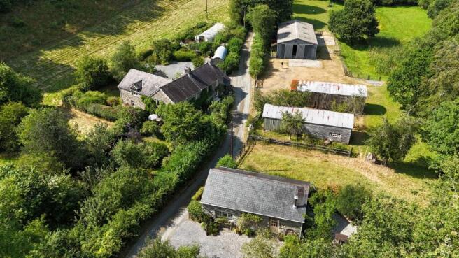 Farmhouse/Cottage and outbuildings