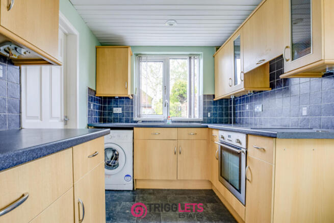 3 bed Semi-Detached for sale Image 6