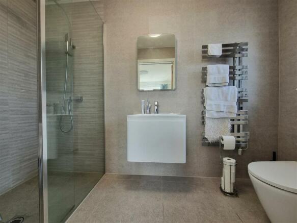 Ensuite.jpg