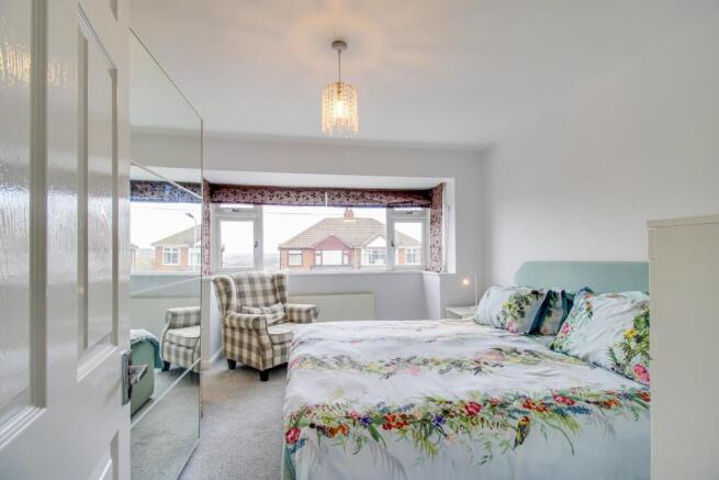 4 bed Detached for sale Image 11