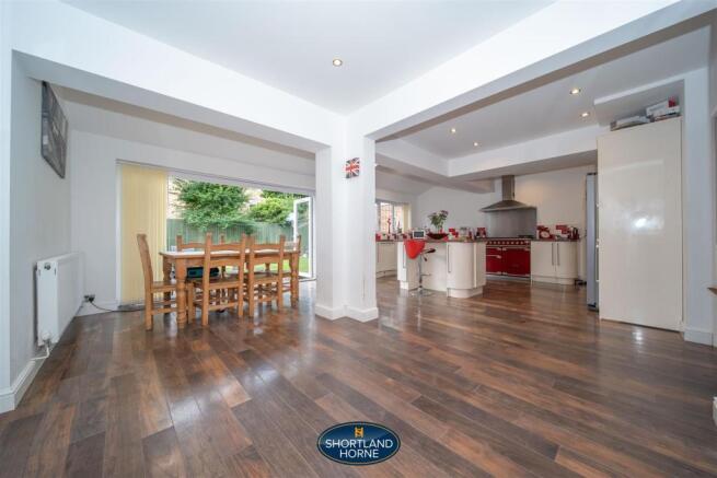 kitchen/dining room