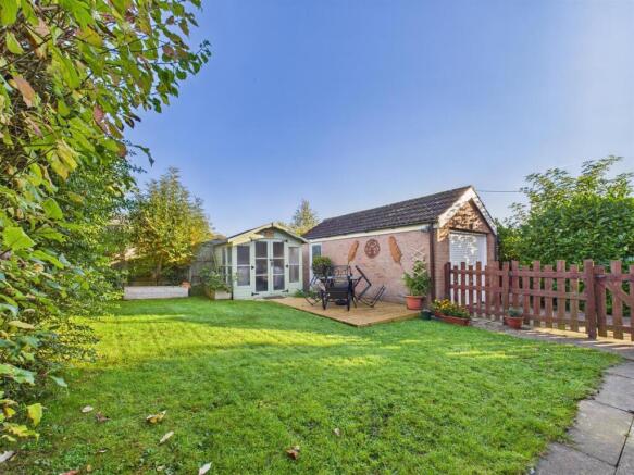 2 bed Detached Bungalow for sale Image 8