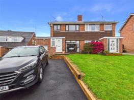 30, Larkham Close, Gloucester GL4 6EN