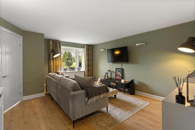 40_Holyrood_Drive_1.jpeg