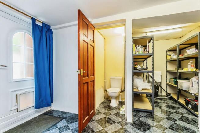Utilility Area/Wc