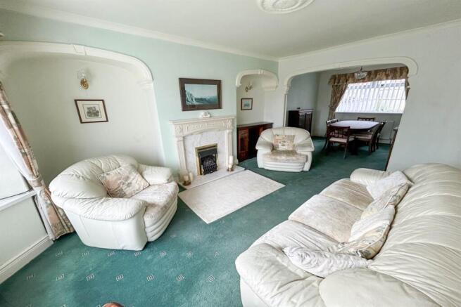 Lounge / Dining Room